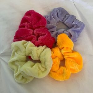 4 pack velvet scrunchies